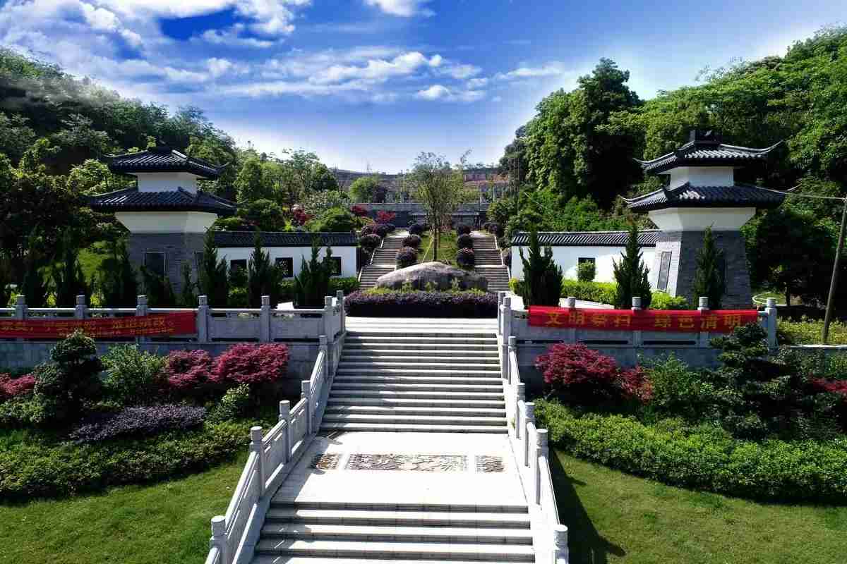 皇家龙山陵园